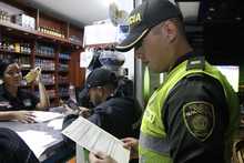 M&aacute;s de 90 veh&iacute;culos inmovilizados y varias armas incautadas en el oriente de Cali durante operativos del &acute;Plan Ne&oacute;n&acute;