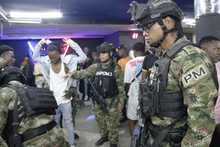 M&aacute;s de 90 veh&iacute;culos inmovilizados y varias armas incautadas en el oriente de Cali durante operativos del &acute;Plan Ne&oacute;n&acute;