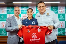 Cosenza emul&oacute; iniciativa de la Alcald&iacute;a de Cali y confirm&oacute; patrocinio al Am&eacute;rica de Cali Femenino