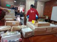 Maestros y estudiantes de la comuna 18 recibieron dotaci&oacute;n en sus instituciones educativas 