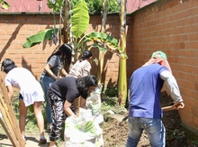Madres sustitutas de Aldeas Infantiles S.O.S construyeron huertas urbanas