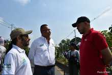 Cale&ntilde;os y cale&ntilde;as engalanaron la entrada sur de la ciudad