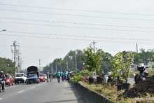 Cale&ntilde;os y cale&ntilde;as engalanaron la entrada sur de la ciudad
