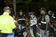 M&aacute;s de 40 motocicletas inmovilizadas y dos establecimientos cerrados durante operativos del Plan Ne&oacute;n