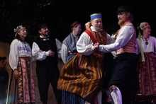 Una noche de folclor internacional en La Tertulia