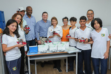 Ruta pedag&oacute;gica dot&oacute; con kits de rob&oacute;tica a dos instituciones educativas