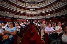  Estudiantes cale&ntilde;os disfrutaron del espect&aacute;culo folcl&oacute;rico del Primer Encuentro Mundial de Culturas Populares