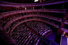 Estudiantes cale&ntilde;os disfrutaron del espect&aacute;culo folcl&oacute;rico del Primer Encuentro Mundial de Culturas Populares