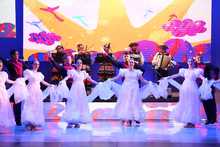 Cale&ntilde;os encantados con danzas de Polonia