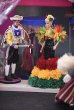 En el Encuentro de Culturas Populares se intercambiaron presentes para recordar este evento de talla mundial