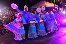 Cubanos y cale&ntilde;os se tomaron el Bulevar del R&iacute;o a ritmo de Salsa. &iquest;C&oacute;mo termin&oacute;?
