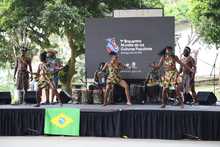 Estudiantes de Golondrinas danzaron al ritmo de Brasil y Kenia