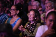 En el Teatro Jorge Isaacs se encendi&oacute; la noche con las danzas del mundo