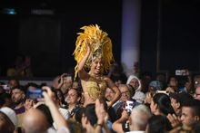 En el Teatro Jorge Isaacs se encendi&oacute; la noche con las danzas del mundo