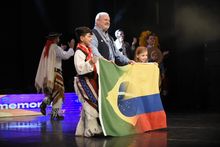 En el Teatro Jorge Isaacs se encendi&oacute; la noche con las danzas del mundo