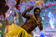 En el Teatro Jorge Isaacs se encendi&oacute; la noche con las danzas del mundo