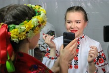 En el Teatro Jorge Isaacs se encendi&oacute; la noche con las danzas del mundo