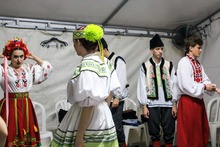 En el Teatro Jorge Isaacs se encendi&oacute; la noche con las danzas del mundo