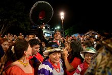 Culturas ind&iacute;gena, mexicana y ecuatoriana se integraron en la Loma de la Cruz