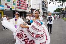 La calle quinta se llen&oacute; de Cultura Popular 