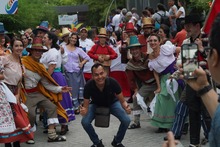 Grupo Chamal de Chile se luci&oacute; en desfile del &lsquo;Encuentro Mundial de las Culturas Populares&rsquo;