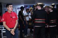 Gu&iacute;as con coraz&oacute;n de padres en el &lsquo;Mundial de Culturas Populares&rsquo;