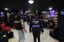 M&aacute;s de 60 veh&iacute;culos y un establecimiento sellado por permitir ingreso de menores de edad