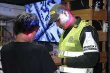 M&aacute;s de 60 veh&iacute;culos y un establecimiento sellado por permitir ingreso de menores de edad