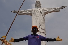 Cristo Rey vuelve a lucir su velo blanco sin estructura met&aacute;lica