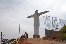 Cristo Rey vuelve a lucir su velo blanco sin estructura met&aacute;lica