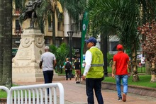 En la Plaza de Cayzedo, ciudadanos aprenden sobre el manejo de residuos s&oacute;lidos