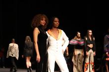 Derroche de creatividad y talento en la pasarela &lsquo;Todas y Todos a Estudiar&rsquo;