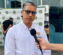 Capturado hombre que suplantaba labores del cuerpo de agentes de tr&aacute;nsito en las v&iacute;as