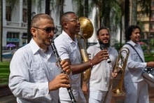 &iexcl;M&uacute;sica, danza y artes pl&aacute;sticas en la Plaza de Cayzedo!