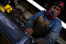 Se instalan m&oacute;dulos met&aacute;licos en el Bulevar de Oriente 