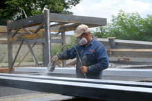 Se instalan m&oacute;dulos met&aacute;licos en el Bulevar de Oriente 