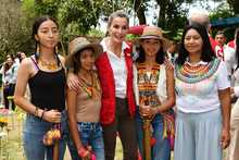 La reina Letizia estuvo en Cali visitando a emprendedores locales