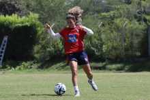 La selecci&oacute;n femenina de f&uacute;tbol de Panam&aacute; se alista bajo el sol cale&ntilde;o 