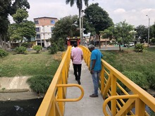 Entregan dos nuevos puentes peatonales para privilegiar al peat&oacute;n en Cali