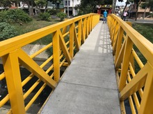 Entregan dos nuevos puentes peatonales para privilegiar al peat&oacute;n en Cali