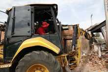 Autoridades realizan operativos de recuperaci&oacute;n del espacio p&uacute;blico en la comuna 15