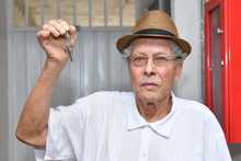 Don Jes&uacute;s recibi&oacute; las llaves de una nueva vida