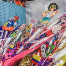 Madres, abuelas e hijas mantienen viva la dulce tradici&oacute;n de los ahijados 