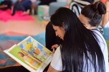 Contar cuentos a los ni&ntilde;os fortalece su lenguaje