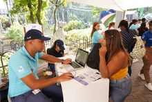 Multitudinaria asistencia para inscripciones a Todas y Todos a Estudiar Ingl&eacute;s