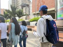 Muchos sue&ntilde;os est&aacute;n presentes en las filas para inscripciones a Todos y Todas a Estudiar Ingl&eacute;s 