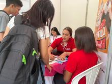 Muchos sue&ntilde;os est&aacute;n presentes en las filas para inscripciones a Todos y Todas a Estudiar Ingl&eacute;s 