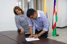 Seis ciudadanos adoptan a Colombia como su segunda naci&oacute;n en Santiago de Cali