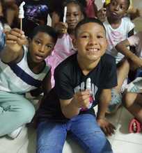 Ni&ntilde;os y ni&ntilde;as de comunidades negras y afro armaron sus macetas y conocieron sobre esta tradici&oacute;n cultural