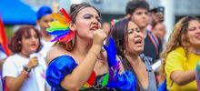 Cali vivi&oacute; la antesala de la fiesta del orgullo LGBTIQ+ en la Plazoleta Jairo Varela